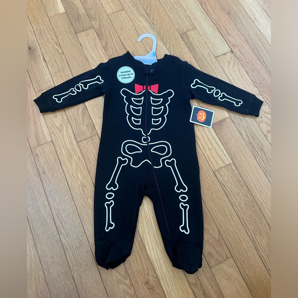 Baby Boy Skeleton Halloween Sleeper Size 3 to 6 Months